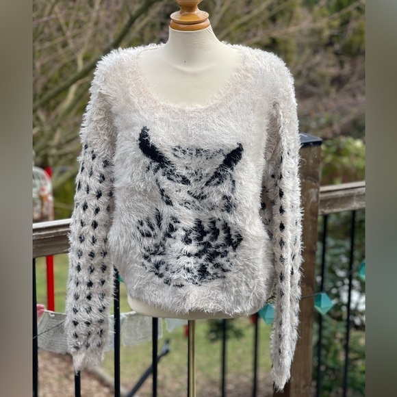 Guess owl sweater size large - Picture 2 of 4